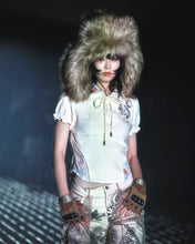 Load image into Gallery viewer, YUEQI QI X Ema Gaspar Football Jersey
