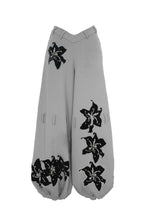 Load image into Gallery viewer, BEADED FLOCKING SPORT V-WAIST PANTS (GREY)