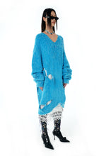 Load image into Gallery viewer, OVERSIZE HEART SHAPE SWEATER (BLUE)