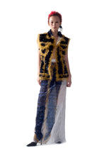 Load image into Gallery viewer, PLEATED FEATHER PRINT SKIRT