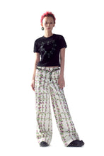 Load image into Gallery viewer, SAFETY PIN HEART T-SHIRT (GREEN-BLACK)