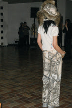 Load image into Gallery viewer, Feline Airbrush Hourglass Jeans
