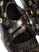 Load image into Gallery viewer, RIVET LEATHER BALLERINA FLATS
