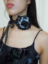 Load image into Gallery viewer, Bloom Choker
