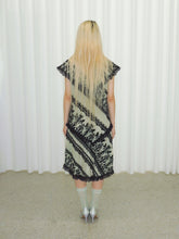 Load image into Gallery viewer, Baroque Whisper Dress (Mint)
