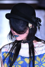 Load image into Gallery viewer, Black Wool Earphone-Weaving Cloche
