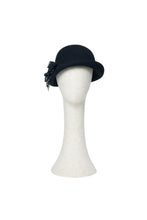 Load image into Gallery viewer, Black Wool Earphone-Weaving Cloche
